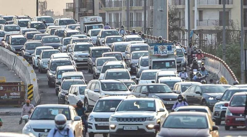 Individuals stuck in an overwhelming traffic jam as Delhi-Ghaziabad border sealed, There was a traffic line up to more than one kilometer. Workers made some