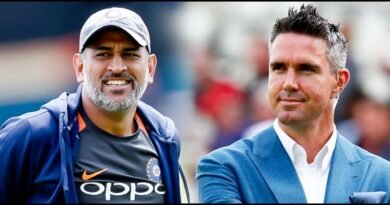 Kevin Pietersen congratulates