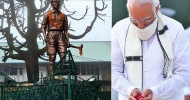 Modi paid tribute