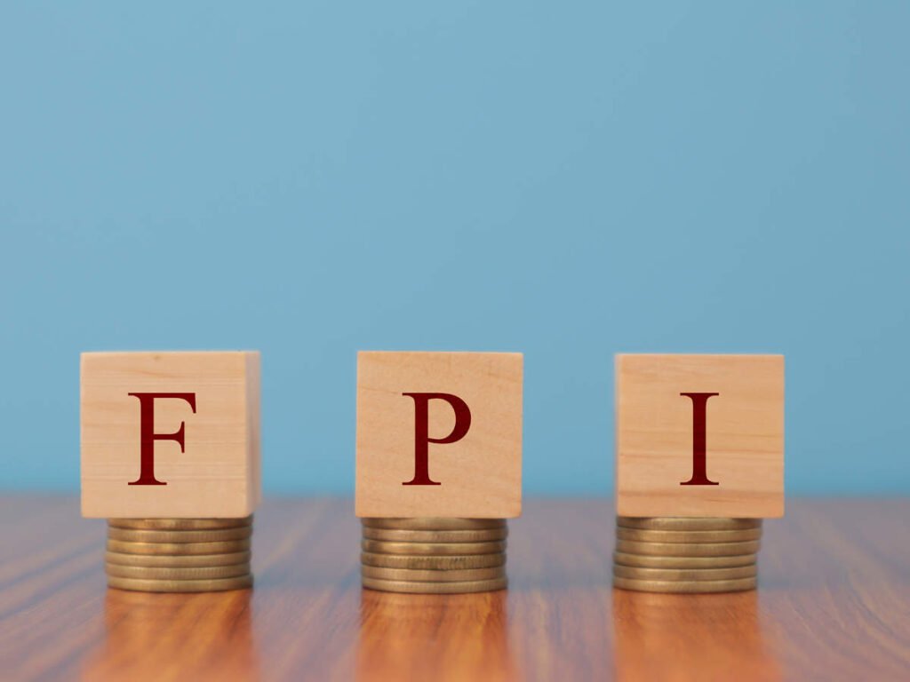 Foreign investors withdraw
