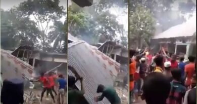 Islamic Radicals burn