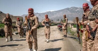 Taliban and Afghan army fight