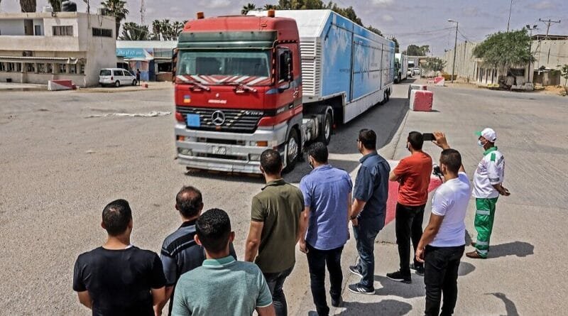 Israel opens Gaza crossing