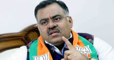 Leaders like Digvijay Singh