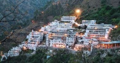 Mata Vaishno Devi travelers