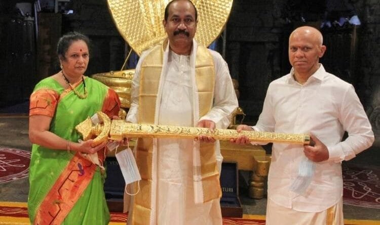 Devotee offered a five kg