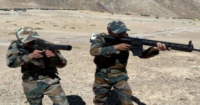 Soldiers deployed on the LAC
