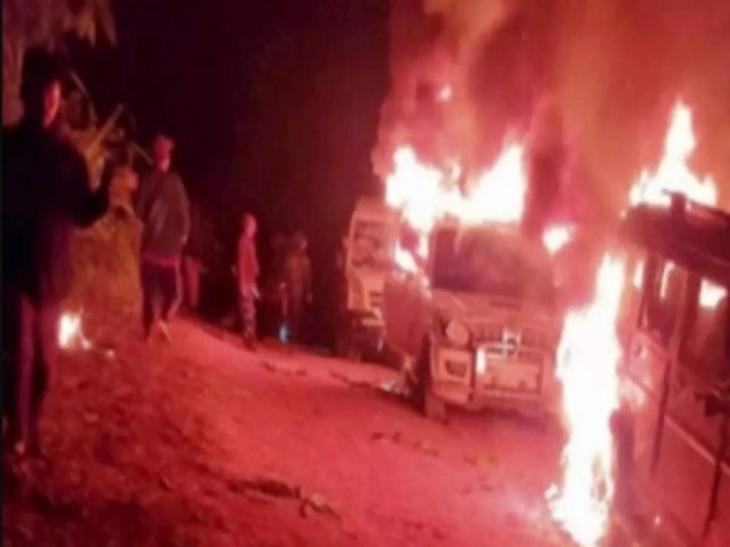 Thirteen laborers killed