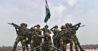 Six soldiers of the army