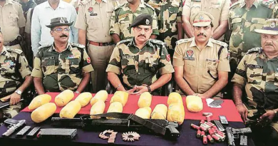 Three Pakistani smugglers