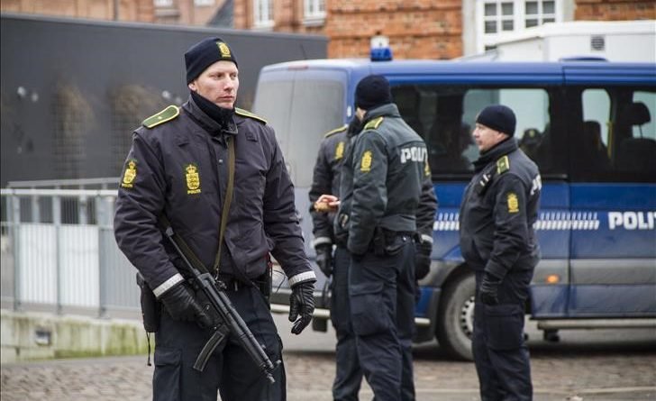 Firing in Copenhagen shopping mall
