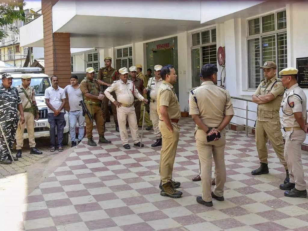 Seventeen Bangladeshi were arrested