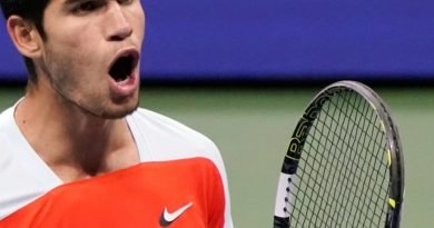 Carlos Alcaraz becomes the youngest