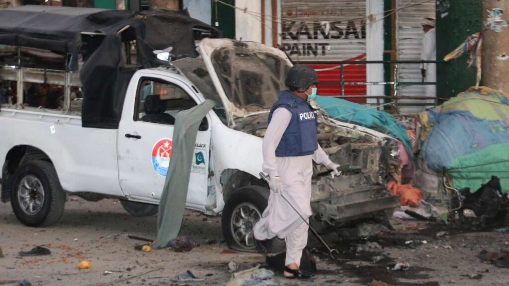 Breaking News: Bomb attack on a police vehicle