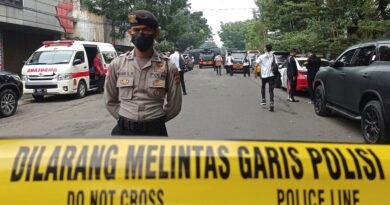 Breaking news: Suicide bomber attacks