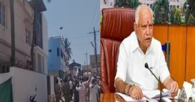 Stones pelted at former Karnataka CM BS