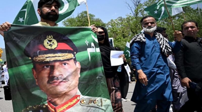 Nawaz Sharif’s Aide Signals Pakistan Nuclear Threat if India Blocks Water or Advances Troops